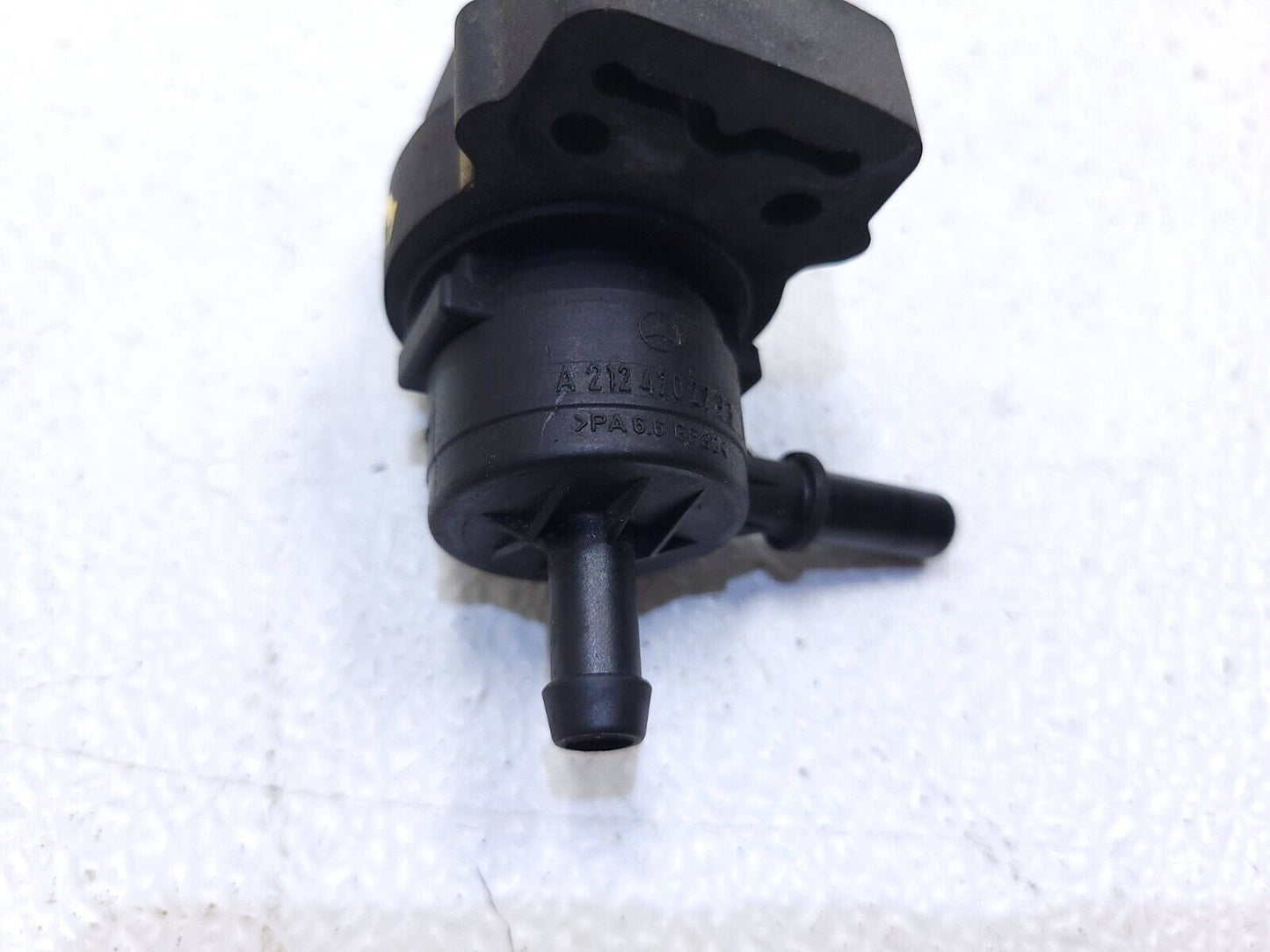 06 07 08 09 10 11 Mercedes Ml500 Purge Solenoid Vacuum Switch Valve OEM