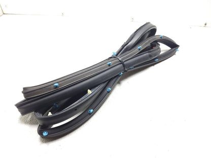 14 15 16 17 18 Jeep Cherokee Rear Door Weatherstrip Seal Passenger Side Rh OEM