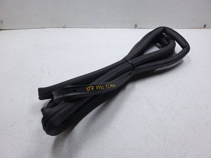 06 07 08 09 10 11 Mercedes Ml500 Door Weatherstrip Seal Front Right Pass OEM