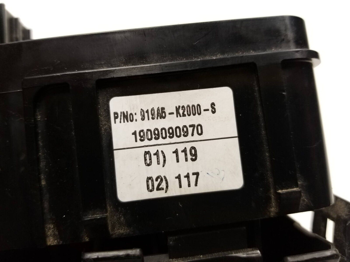 20 21 22 Hyundai Venue Fuse Box Only 91270-k2020 Oem. For Parts