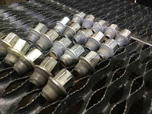 Chrysler Dodge Wheel Lug Nut 20pcs OEM