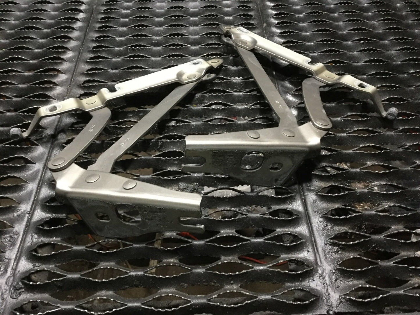 03 04 05 06 Audi A4 B6 Convertible Left & Right Trunk Hinge OEM Pair