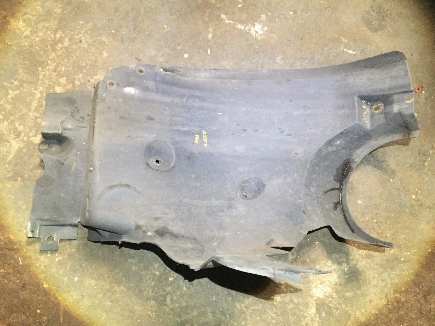 03 04 05 06 Mercedes C230 W203 Coupe Right Passenger Front Fender Liner OEM
