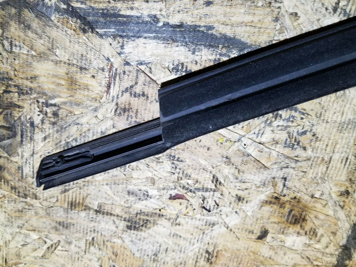 11 12 13 14 Dodge Avenger Front Right Pass Door Window Seal Belt Molding OEM