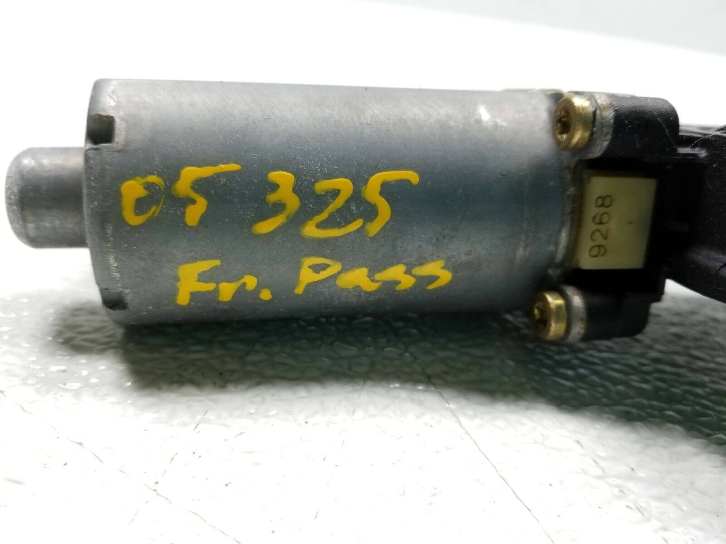 01 02 03 04 05 BMW E46 Sdn Front Right Pass Door Window Regulator Motor OEM