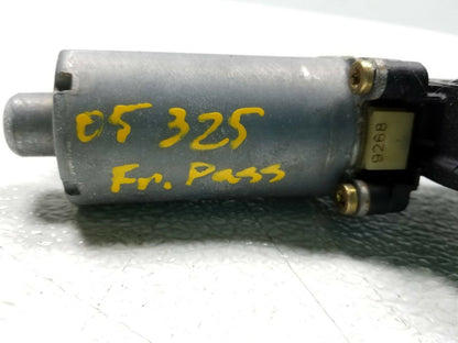 01 02 03 04 05 BMW E46 Sdn Front Right Pass Door Window Regulator Motor OEM