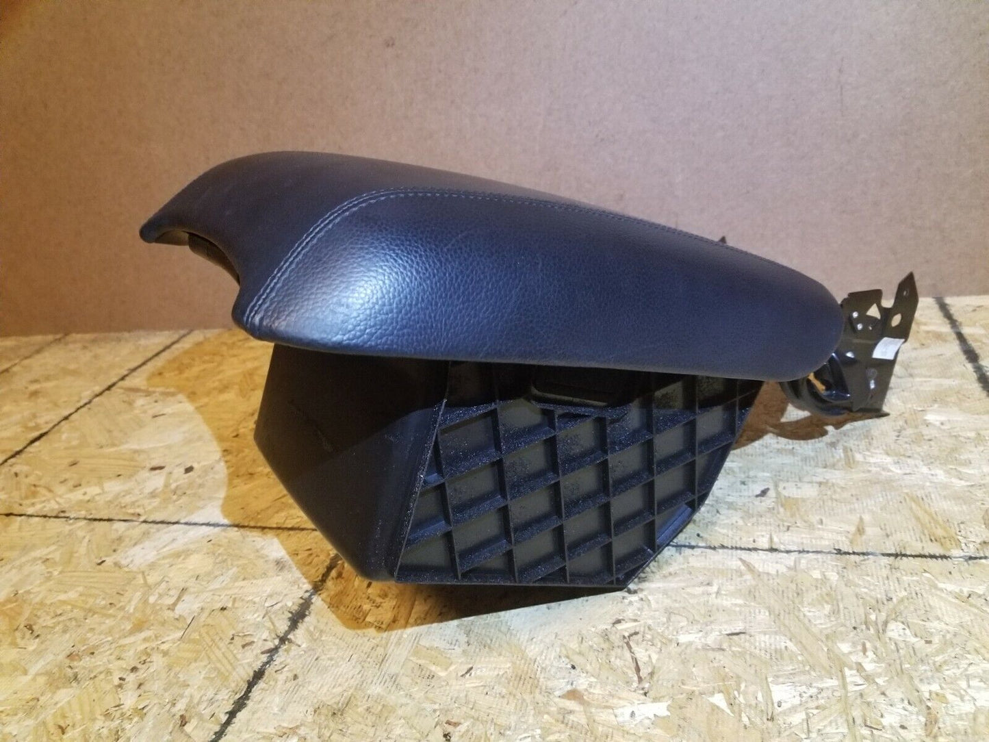 07 08 09 10 Mercedes-benz R350 Center Console Armrest Arm Rest OEM