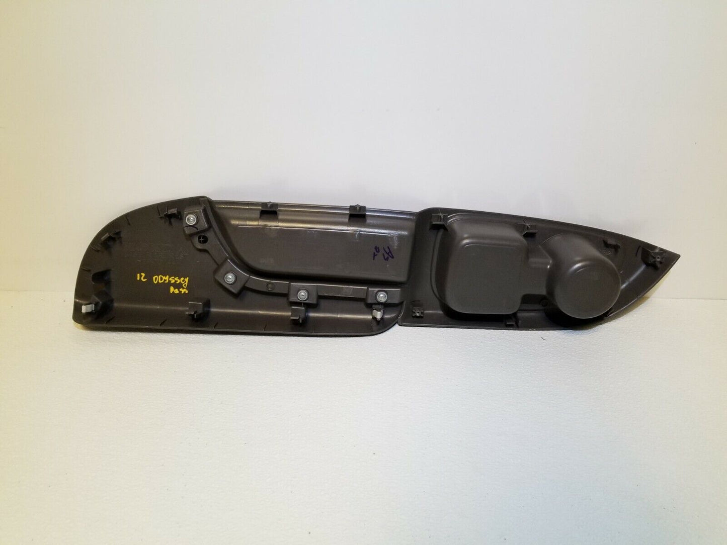 11 12 13 Honda Odyssey Rear Armrest W/ Cup Holder Passenger Side OEM