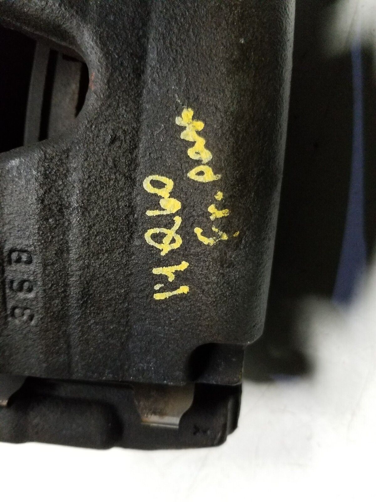2014 2015 Infiniti Q60 Front Brake Caliper Passenger Side Right AWD OEM