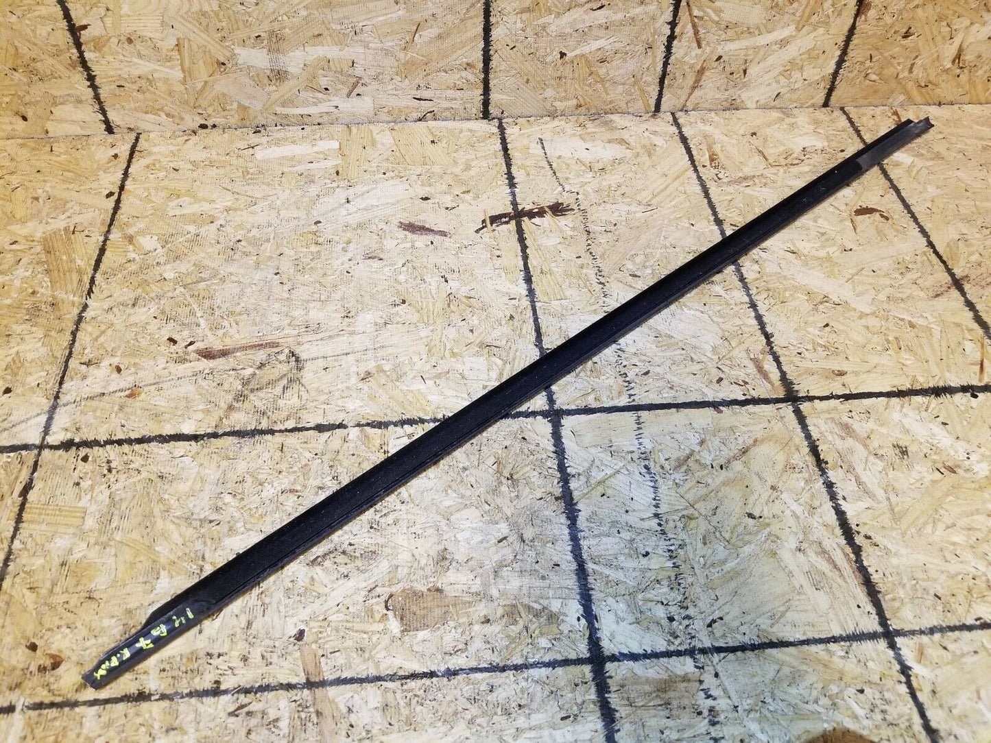 10 11 12 13 14 VW Passat Rear Passenger Door Weatherstrip Seal Belt OEM 41k