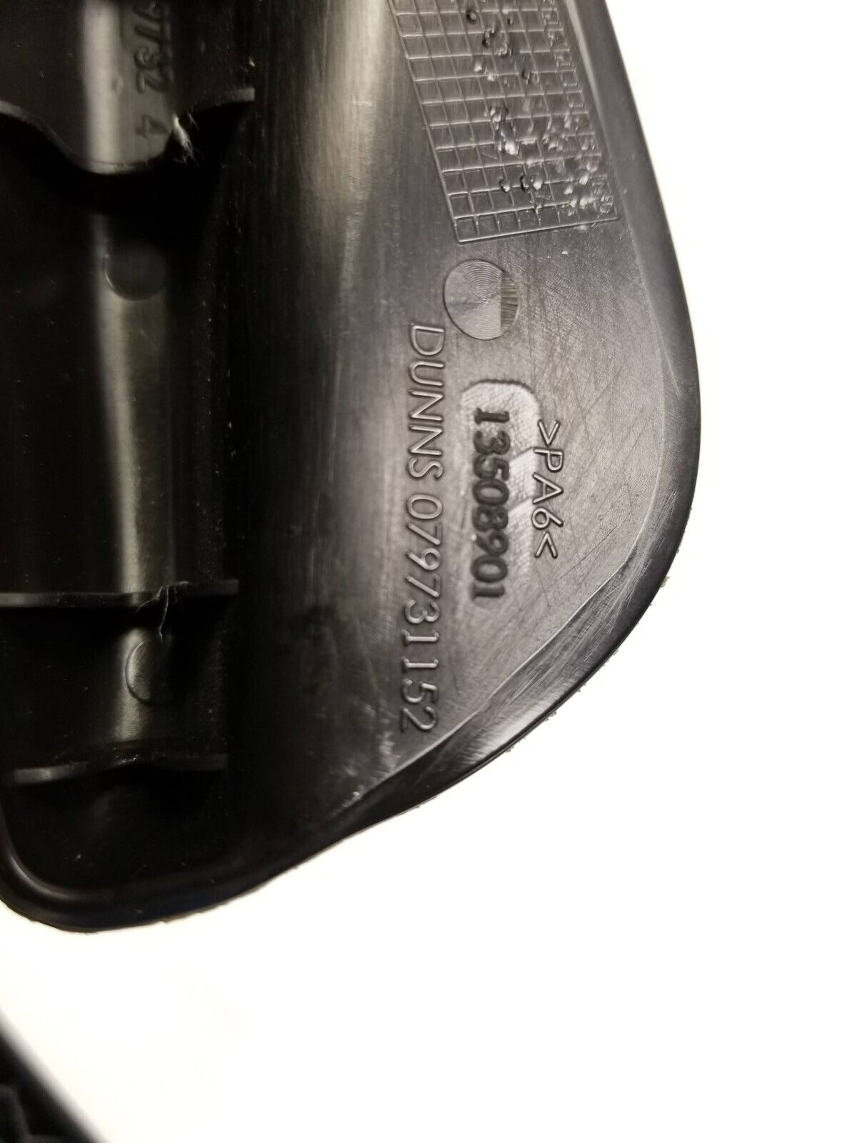 18 - 21 Chevrolet Equinox Seat Side Cover Trim Passenger Right OEM