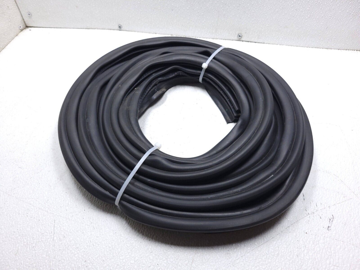 12 13 14 15 16 17 Audi A7 Trunk Weatherstrip Seal Rear OEM