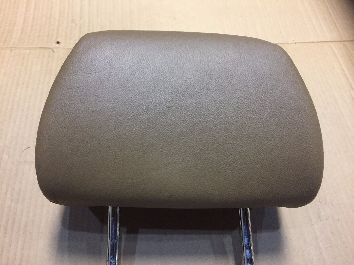 02 03 04 05 BMW 745i 745li E65 Front Left Driver Seat Headrest Head Rest OEM