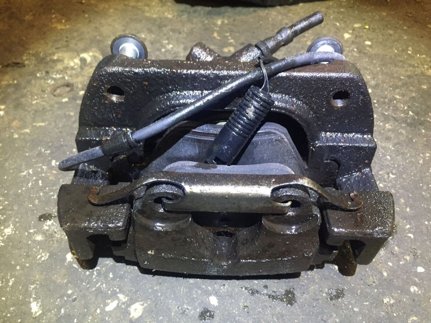 04 05 06 BMW X3 E83 3.0l Front Left Driver Side Brake Caliper OEM D33