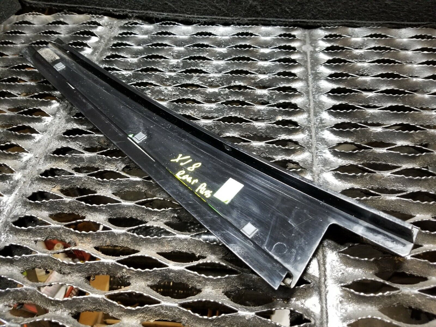 04 05 06 07 08 09 Jaguar Xj8 Rear Right Pass Side Door B Pillar Trim Molding OEM