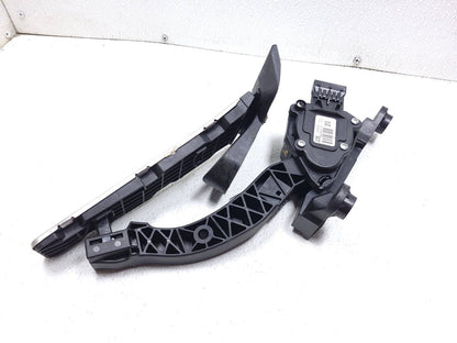 14 15 16 17 Hyundai Elantra Gt Accelerator Gas Pedal OEM