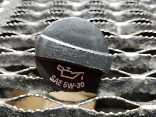 13 14 15 GMC Acadia Engine Oil Filler Cap OEM