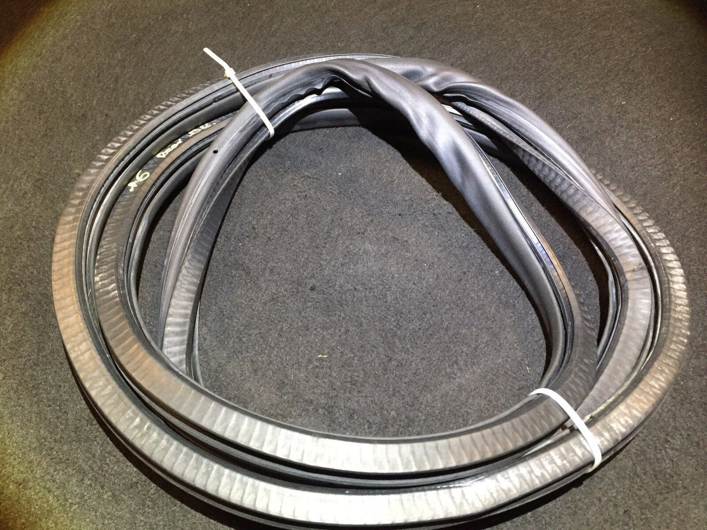 05 06 07 08 Audi A6 C6 Sedan Rear Left Driver Side Door Weatherstrip Seal OEM