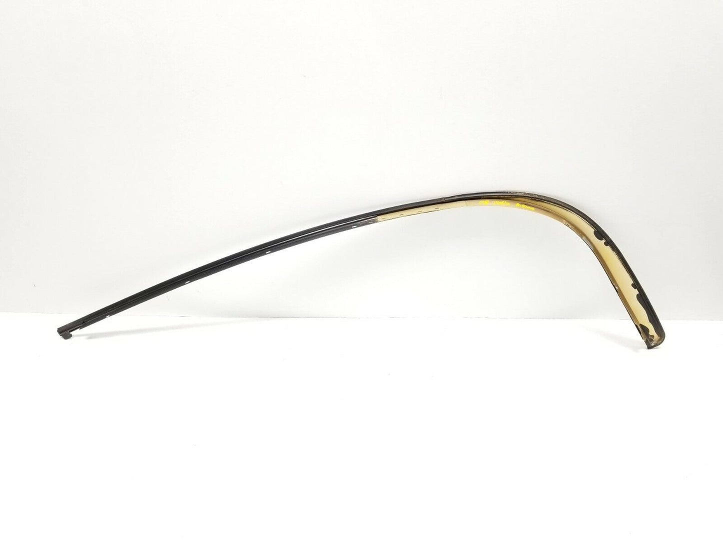 06 07 08 09 10 11 Town Car Rear Right Pass Door Window Belt Seal Molding OEM