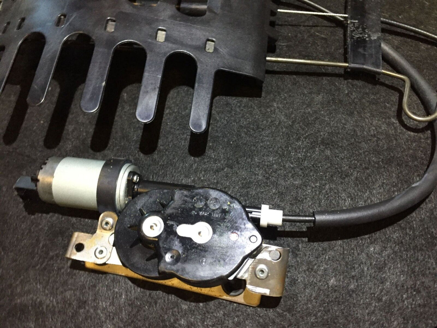 03 04 05 06 Porsche Cayenne Front Right Passenger Seat Power Lumbar Pump Motor