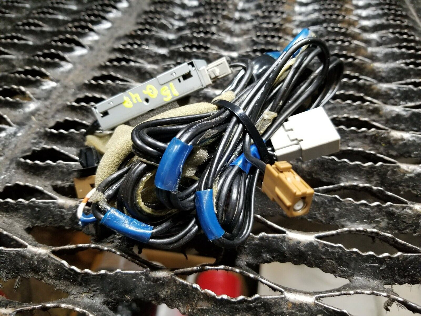 2014 2015 Infiniti Q40 Rear Radio Signal Antenna Module Unit Amplifier OEM 34k