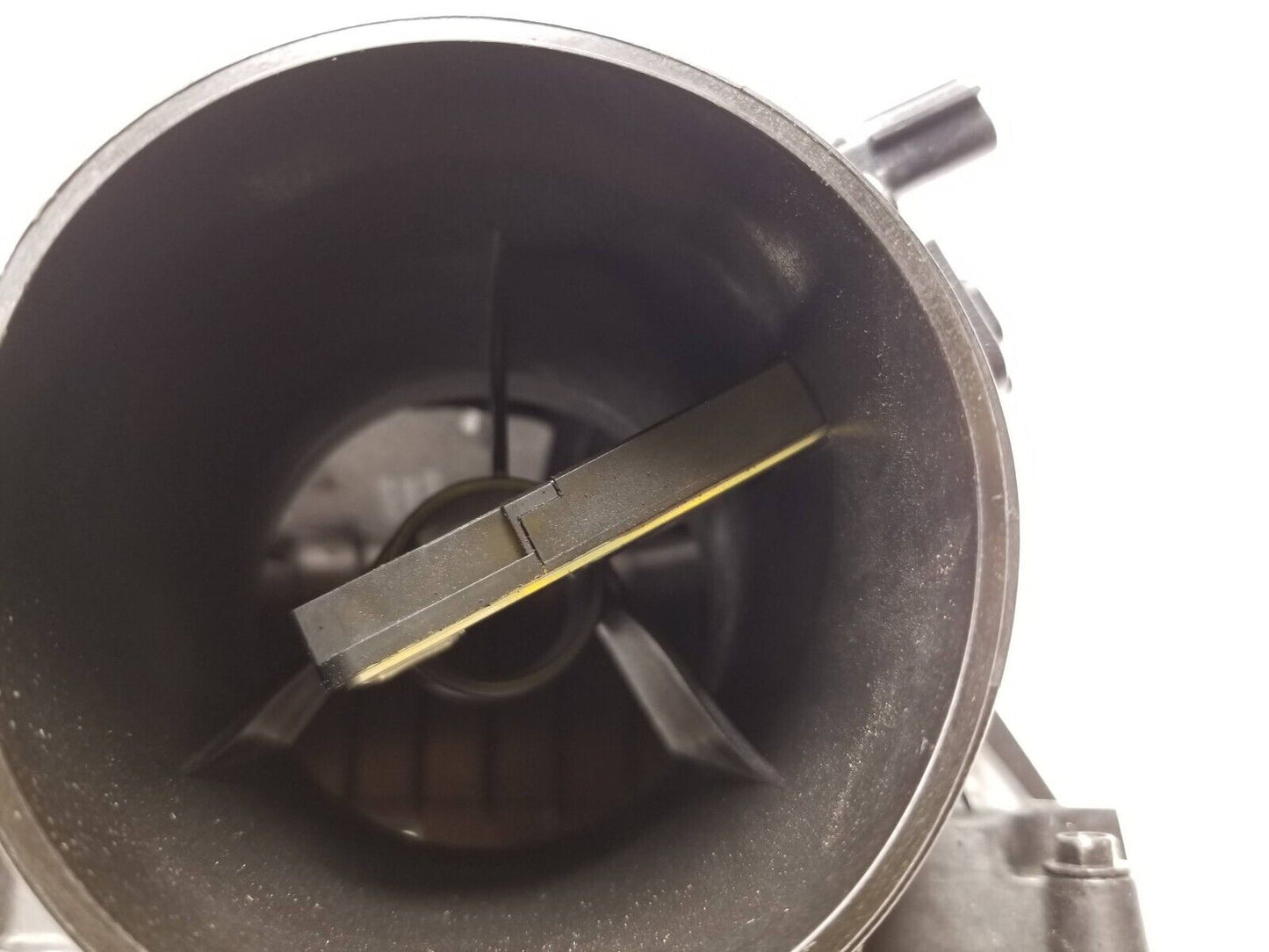 18 19 20 21 Chevrolet Equinox Maf Sensor W/ Cleaner Box OEM