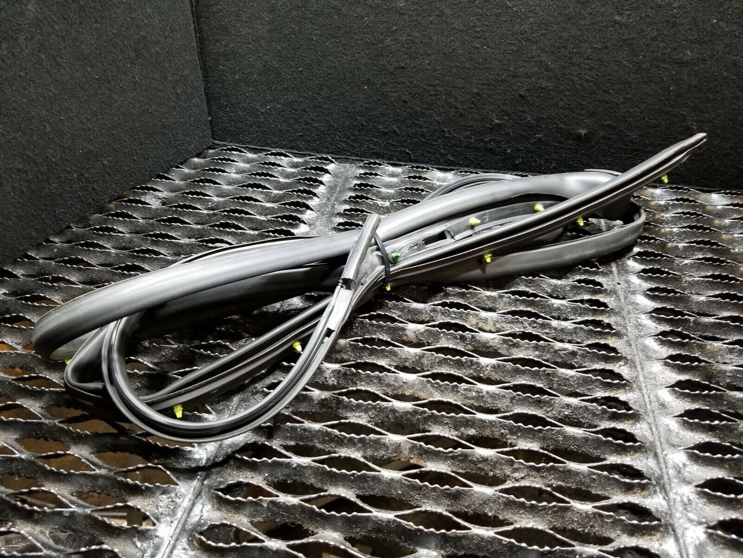 06 07 08 09 Cadillac STS Rear Right Passenger Door Inner Weatherstrip Seal OEM