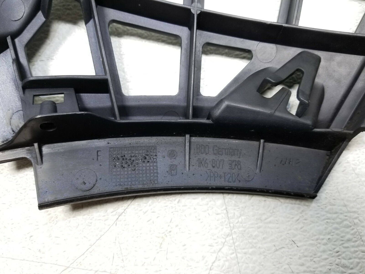 2006 2007 2008 2009 Volkswagen Rabbit GTI Rear Bumper Guide Bracket Pair OEM