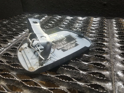 05 2005 Mercedes W211 E350 E550 E320 Fuel Gas Tank Lid Door (color C747) OEM 109