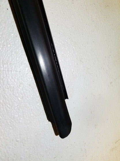 12 13 14 15 16 Jeep Patriot Front Right Pass Door Window Belt Seal Molding OEM