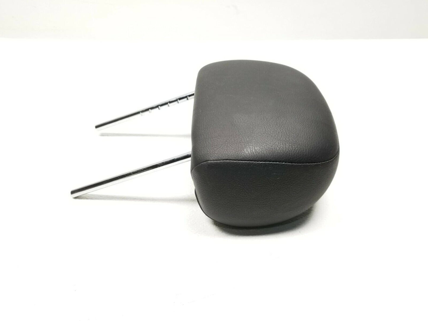 01 02 03 04 05 BMW E46 Sdn Front Left Driver Seat Headrest OEM 125k Miles