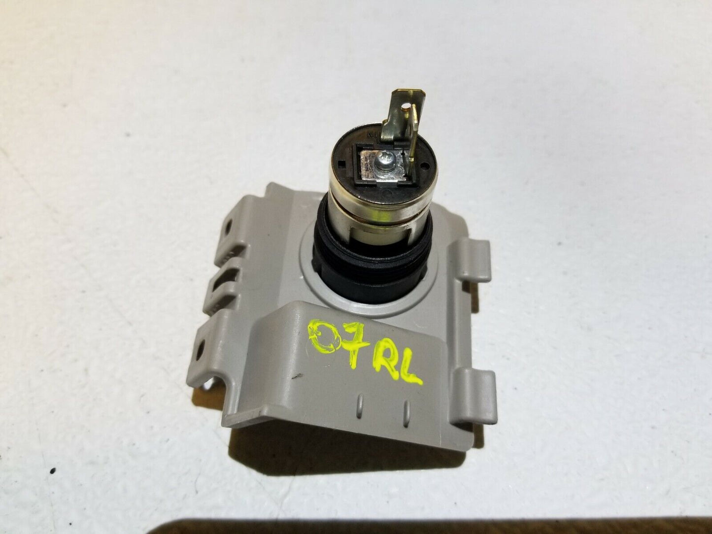 05 06 07 08 Acura Rl Power Outlet 12v 120w OEM