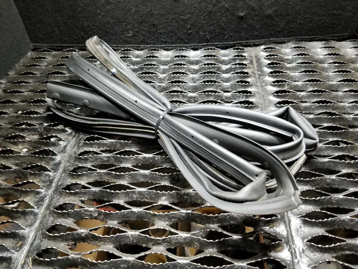 12 13 14 15 Kia Rio Rear Right Pass Side Door Weatherstrip Seal OEM