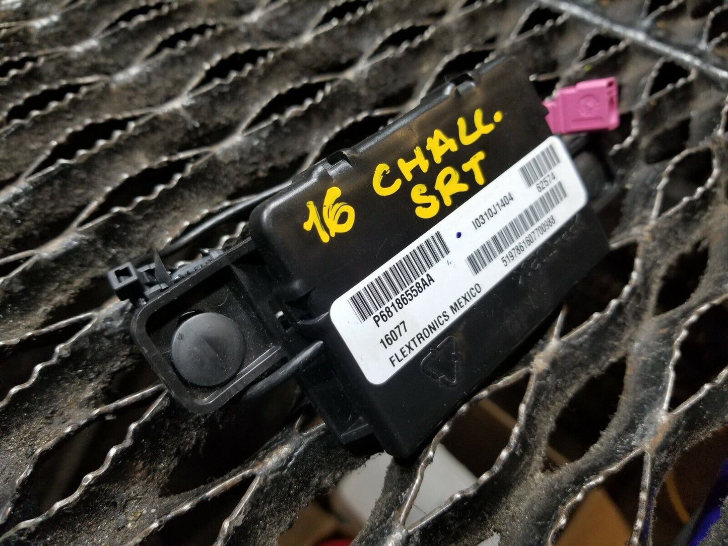 16 17 Dodge Challenger SRT Keyless Entry Antenna 68186558aa OEM 12k Miles