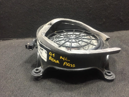 98 99 00 01 Mercedes W163 Rear Passenger Side Door Speaker 1638200802 OEM D34