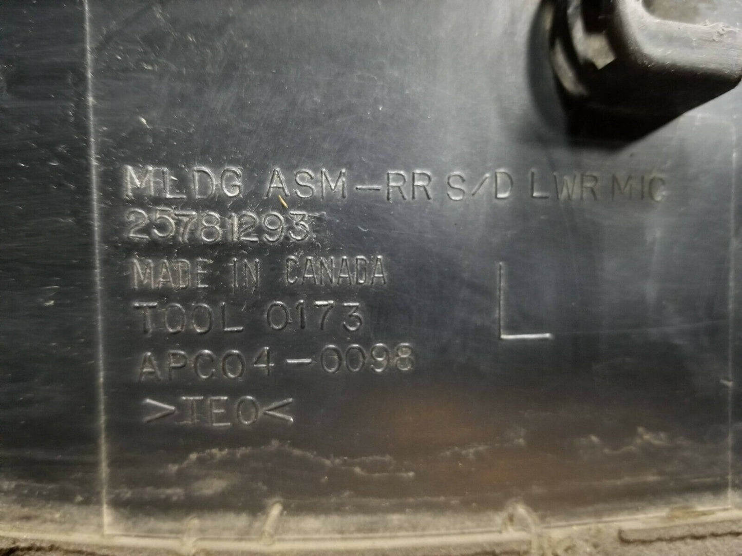 07 08 09 10 11 12 GMC Acadia Rear Left Driver Side Door Sill Molding OEM