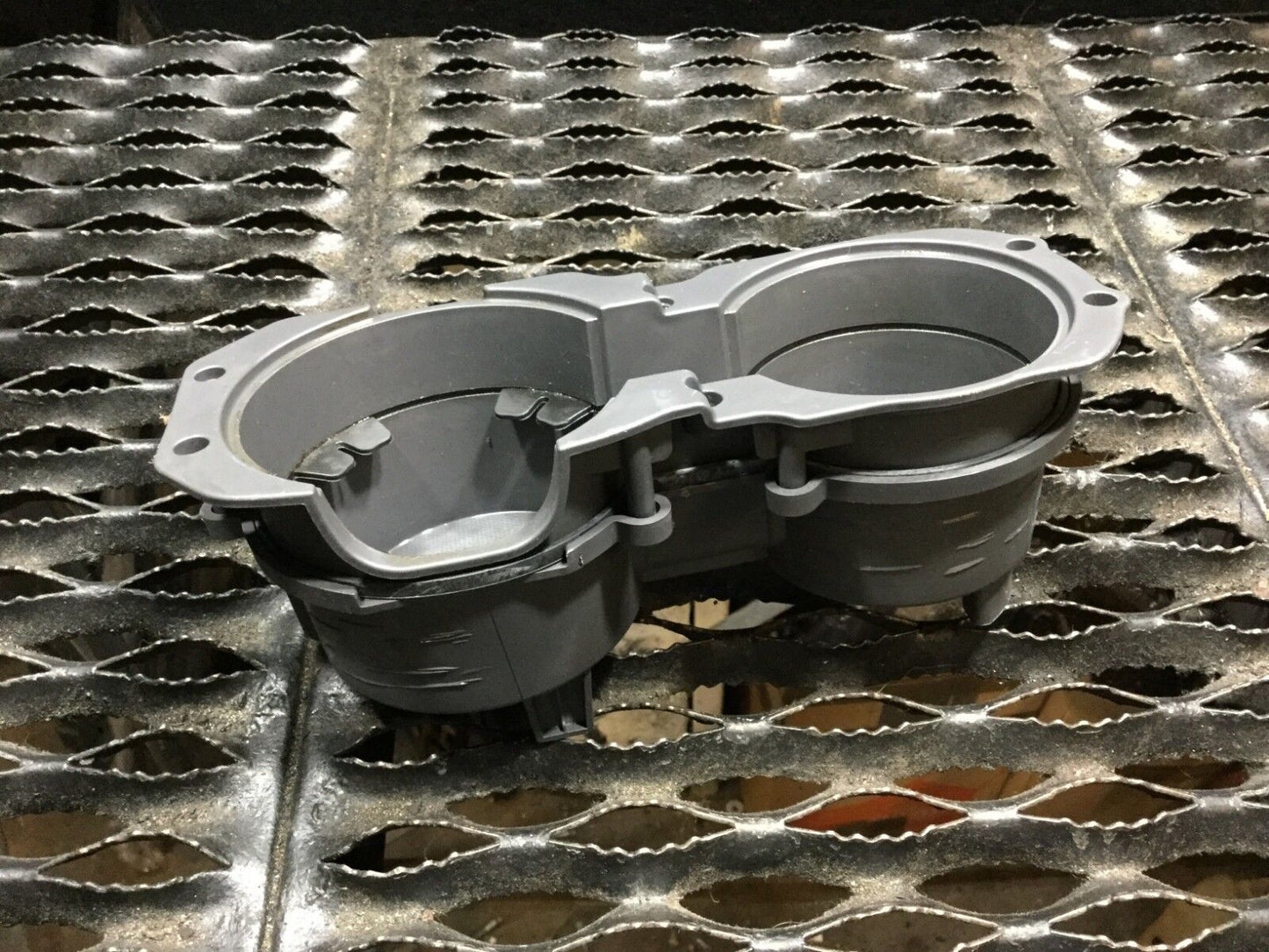 06 07 08 09 10 11 Kia Rio Center Console Cup Holder 846401g250xi OEM