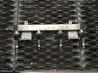 09 10 11 12 13 Mazda 6 Fuel Rail W/ Injectors 2.5l OEM