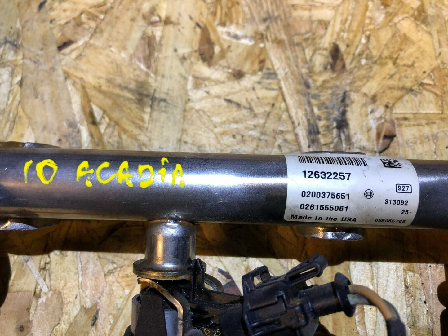 13 14 15 GMC Acadia Fuel Rail W/ Injectors Left Driver Side 12632257 OEM