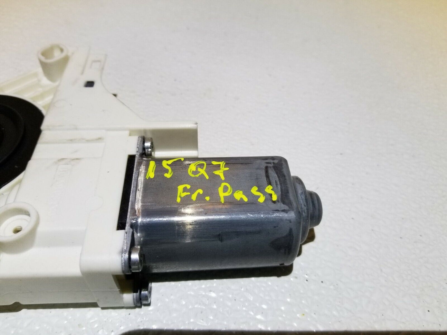 11 12 13 14 15  Audi Q7 Front Right Pass Door Window Motor Regulator OEM 87k