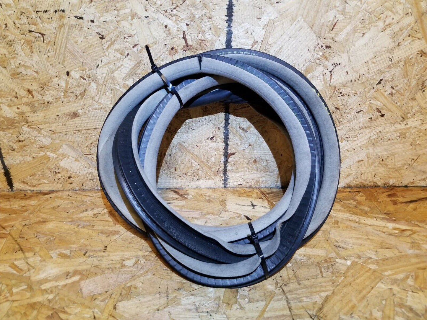 06 07 08 09 10 11 Cadillac DTS Rear Right Pass Side Door Weatherstrip Seal OEM