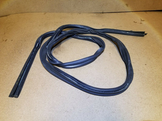 07 08 09 10 Jeep Grand Cherokee Srt8 Trunk Rear Weatherstrip Seal OEM