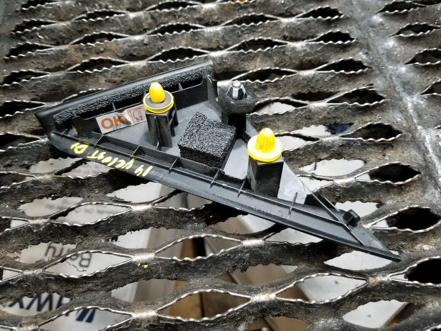 12 13 14 15 16 Hyundai Veloster Interior Left Driver Corner Cover Trim Panel OEM