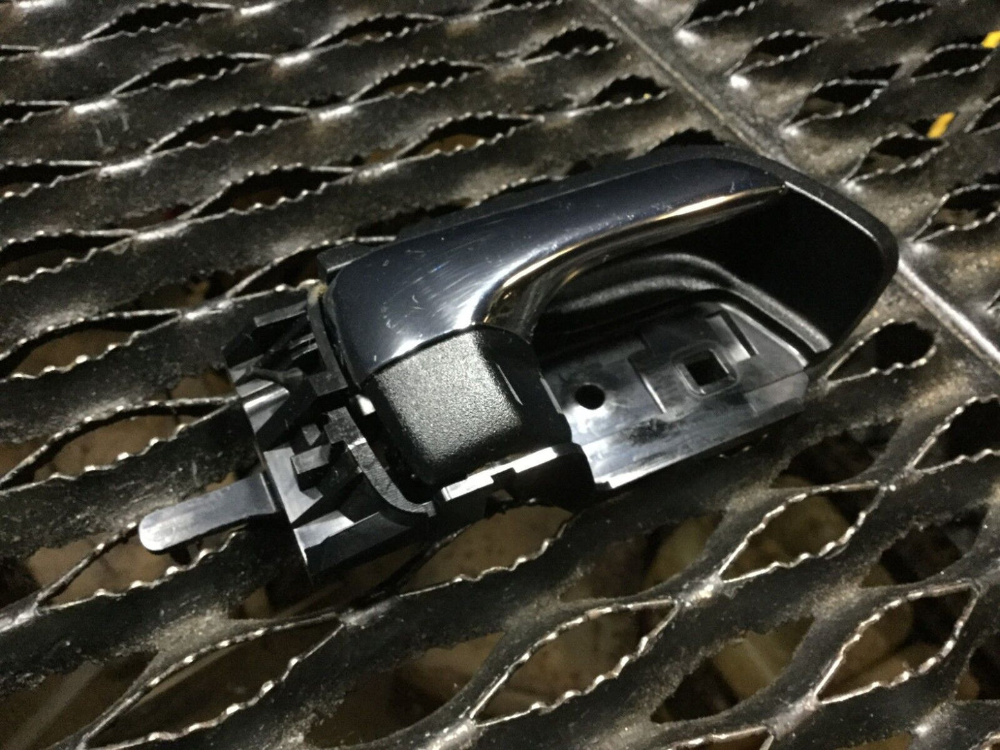 04 05 06 07 08 09 Prius Right Pass Side Interior Door Handle 69273-47010 OEM