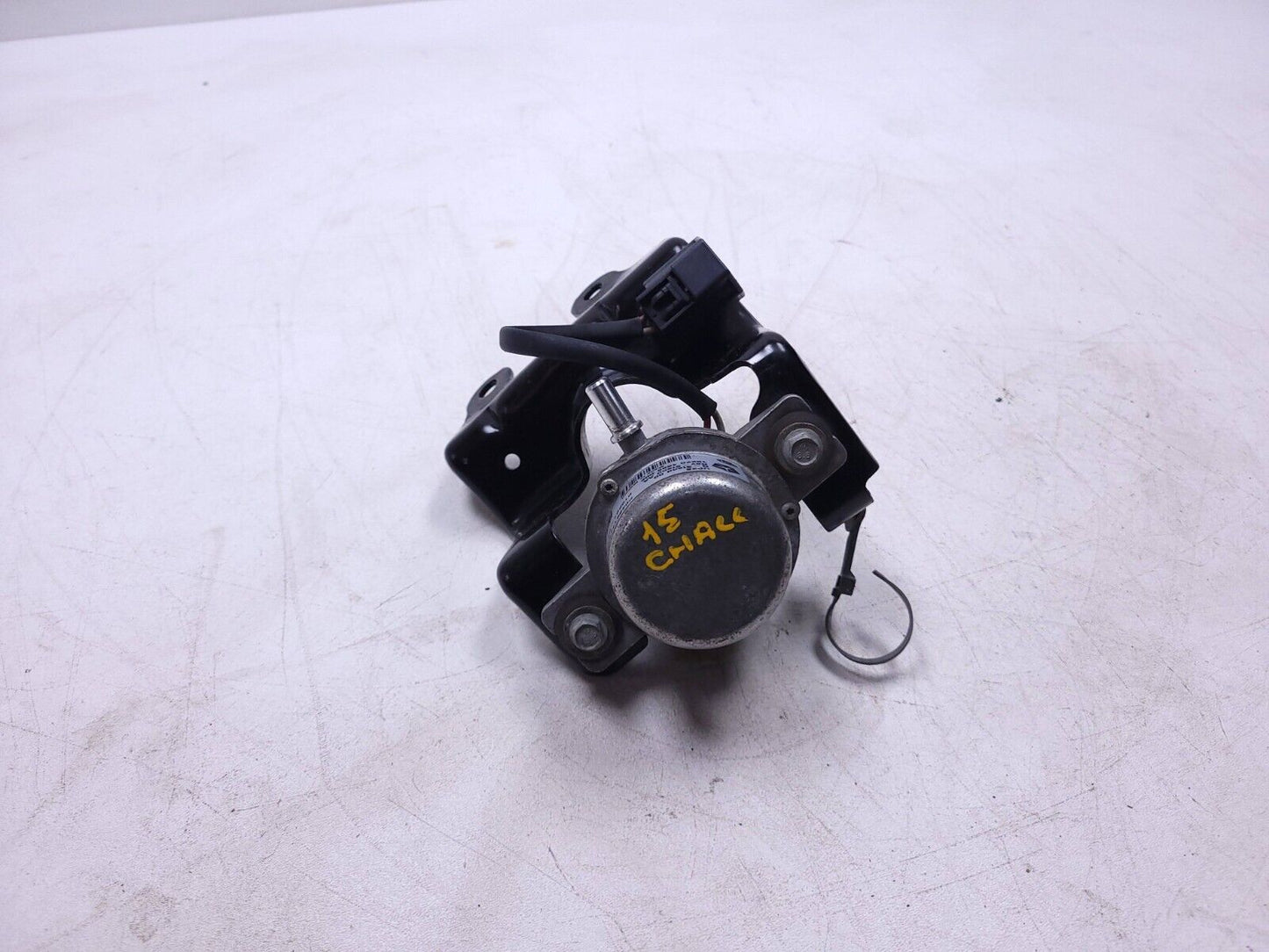 15 - 18 Dodge Challenger Vacuum Pump 04581485ad 3.6l OEM 87k