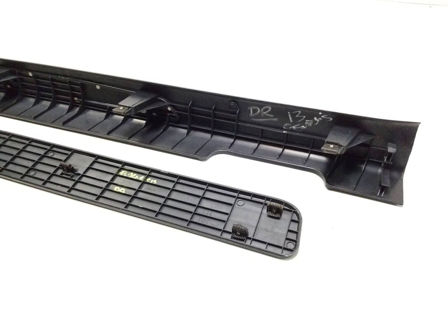 2013 - 2016 Hyundai Genesis Front Door Sill Scuff Plate Trim Driver Left 2pc OEM