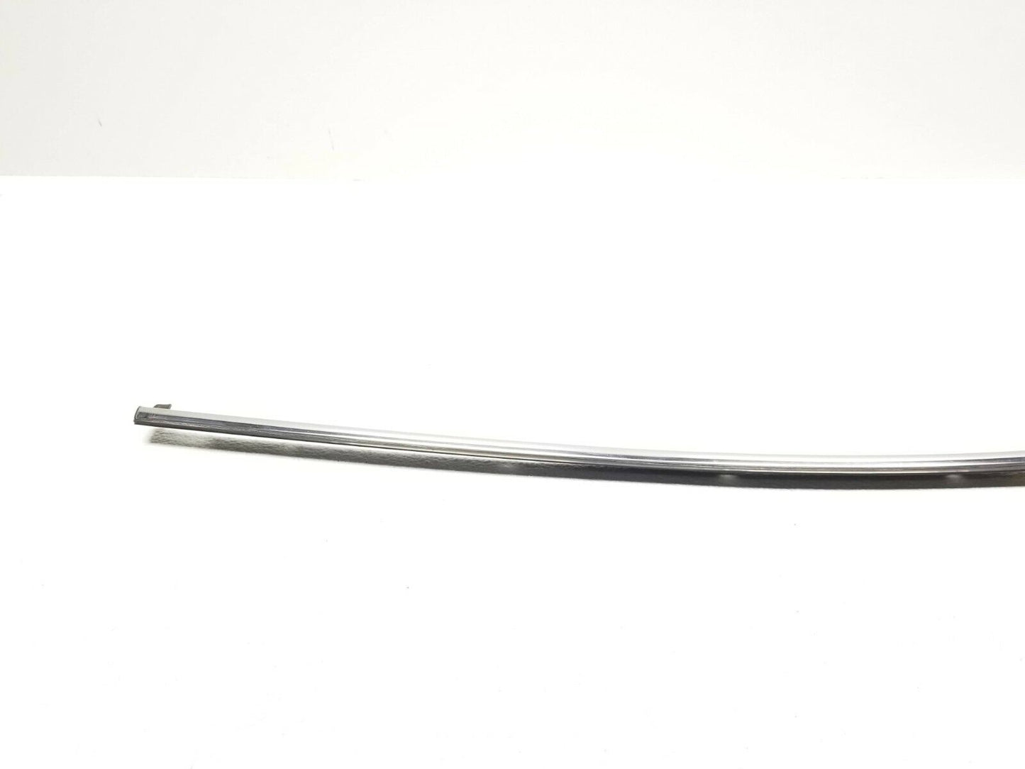 06 07 08 09 10 11 Town Car Rear Right Pass Door Window Belt Seal Molding OEM