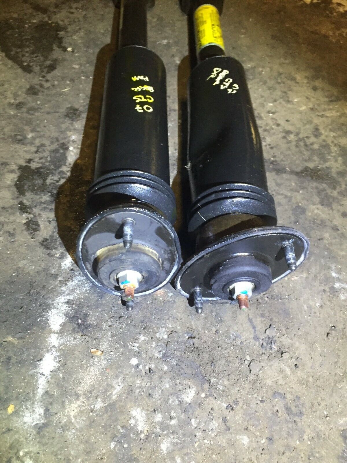 03 04 05 06 07 Cadillac CTS Rear Shock Strut Absorber (pair) OEM