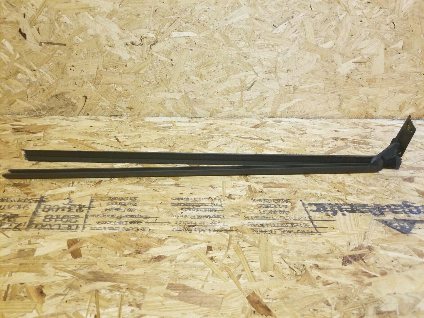 03 05 07 08 09 Mercedes Clk W209 Door Upper Trim & Seal Left Driver Side OEM