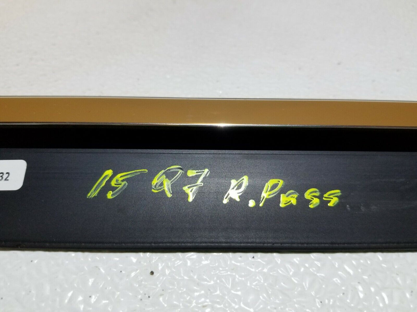 11 12 13 14 15  Audi Q7 Pass Side Rear Door Window Belt Seal Molding OEM 87k